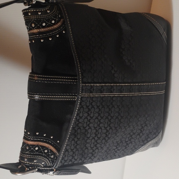 Coach Vintage Leather/Suede
Western Hobo In Great Condition
F11405 - Picture 3 of 13